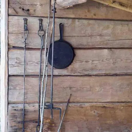 Saunallinen Minitalo Keskella Ulkoilukylaa * Luopioinen