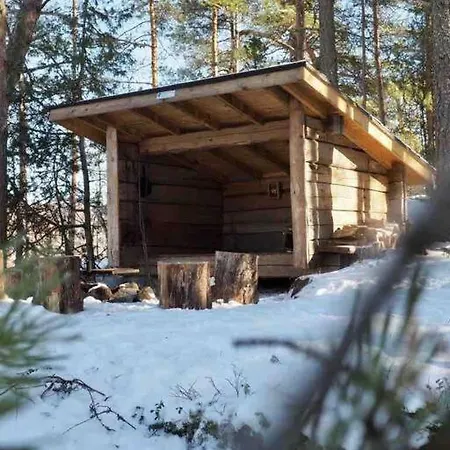 Saunallinen Minitalo Keskella Ulkoilukylaa Luopioinen